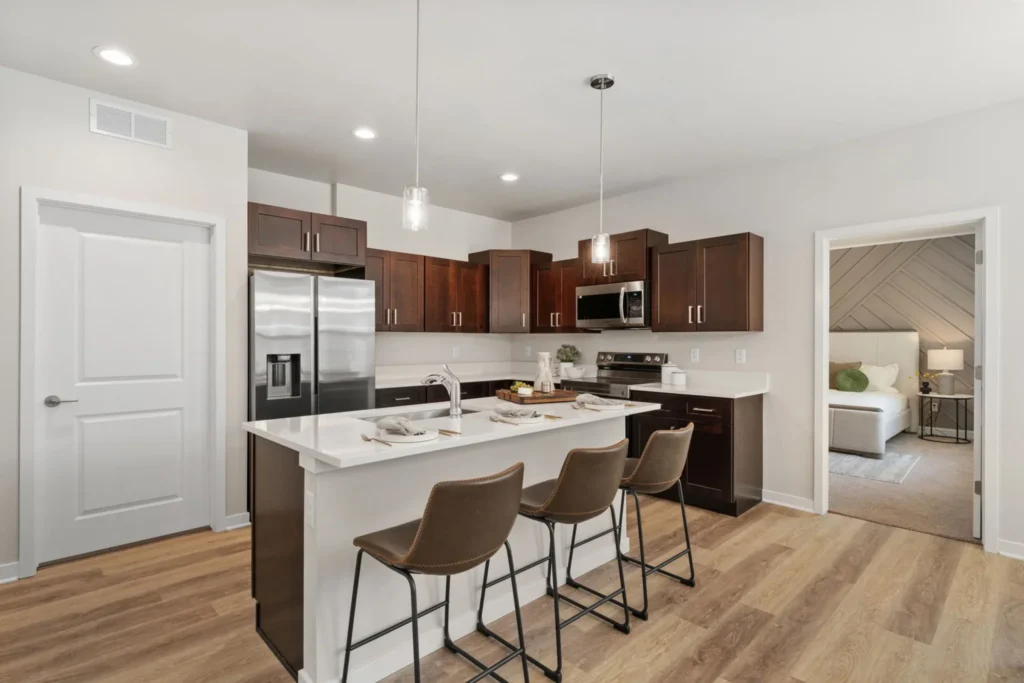 39-web-or-mls-308 Josef Cir 30